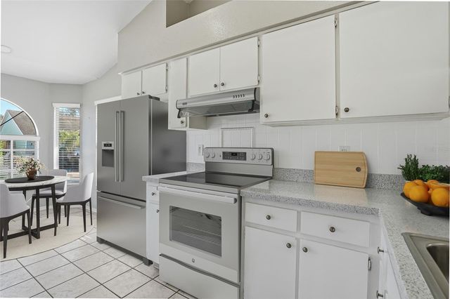 8622 COTTONWAY LANE, Tampa, FL 33635