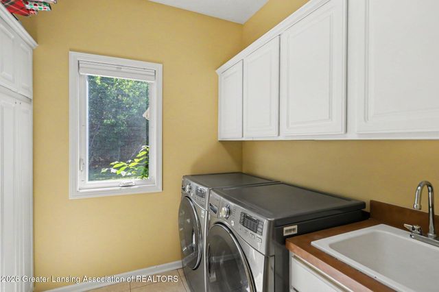 10791 W Jolly Road, Lansing, MI 48911