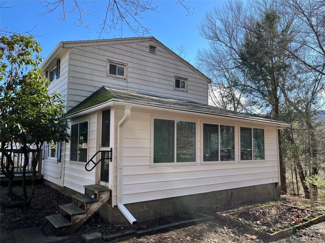 18 E Clifford Street, Ellenville, NY 12428