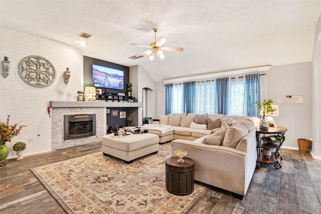 1110 Carriage Court, Seabrook, TX 77586