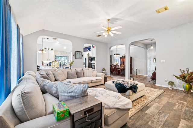 1110 Carriage Court, Seabrook, TX 77586