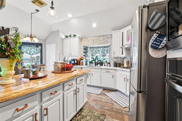 1110 Carriage Court, Seabrook, TX 77586