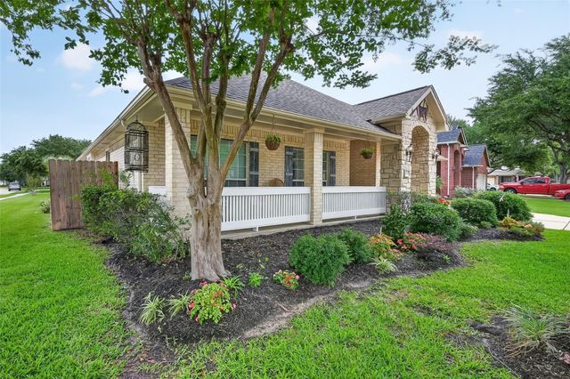 1110 Carriage Court, Seabrook, TX 77586