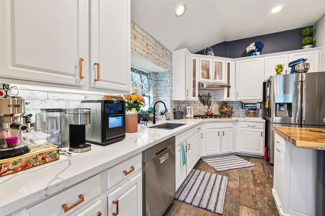 1110 Carriage Court, Seabrook, TX 77586