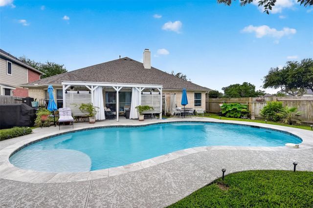 1110 Carriage Court, Seabrook, TX 77586