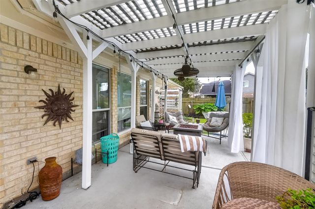 1110 Carriage Court, Seabrook, TX 77586
