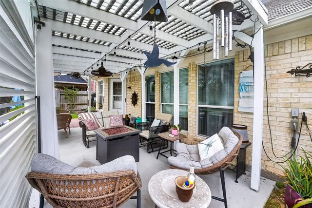 1110 Carriage Court, Seabrook, TX 77586