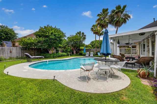 1110 Carriage Court, Seabrook, TX 77586
