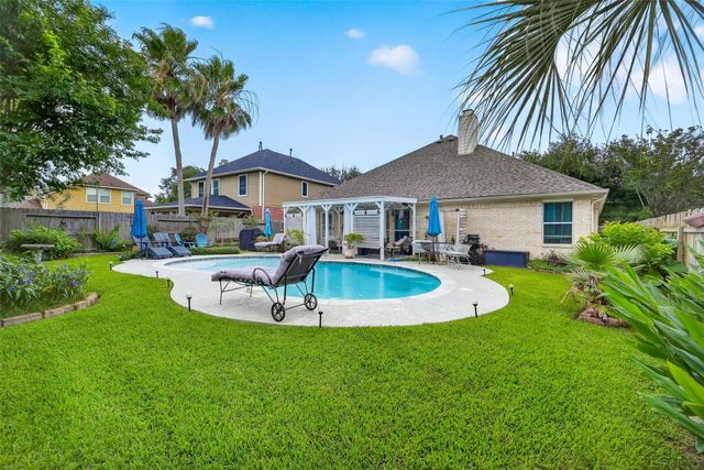 1110 Carriage Court, Seabrook, TX 77586
