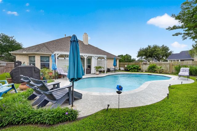 1110 Carriage Court, Seabrook, TX 77586