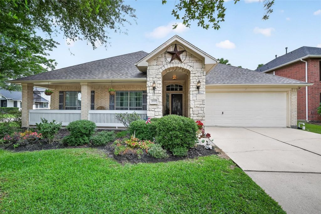 1110 Carriage Court, Seabrook, TX 77586