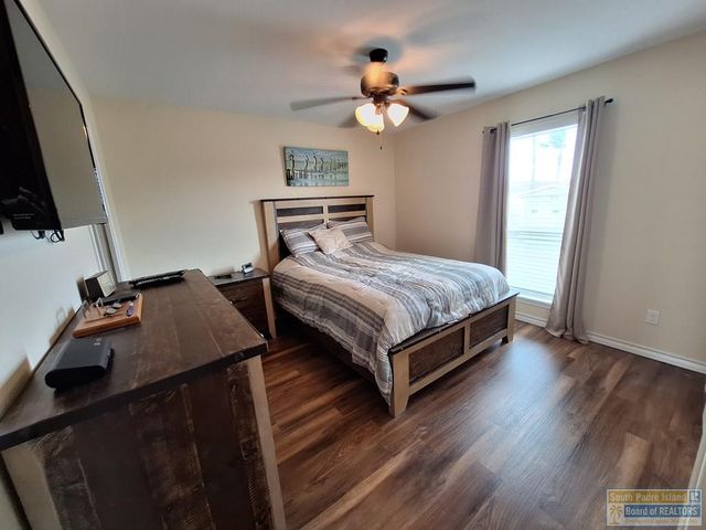 576 Sand Dollar Dr, Port Isabel, TX 78578