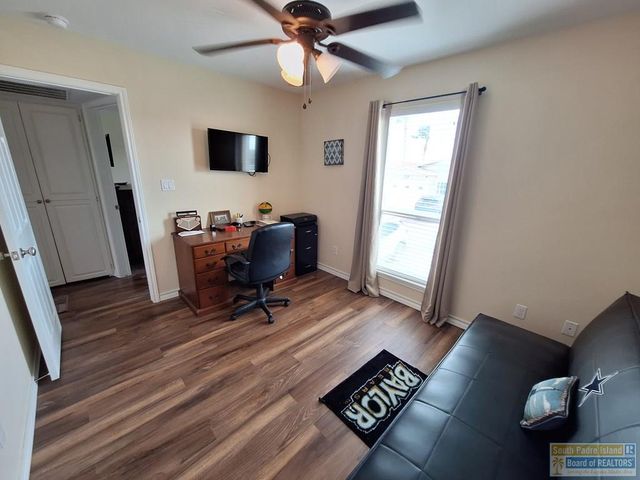 576 Sand Dollar Dr, Port Isabel, TX 78578