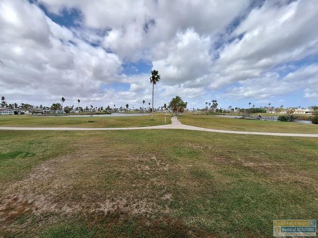 576 Sand Dollar Dr, Port Isabel, TX 78578
