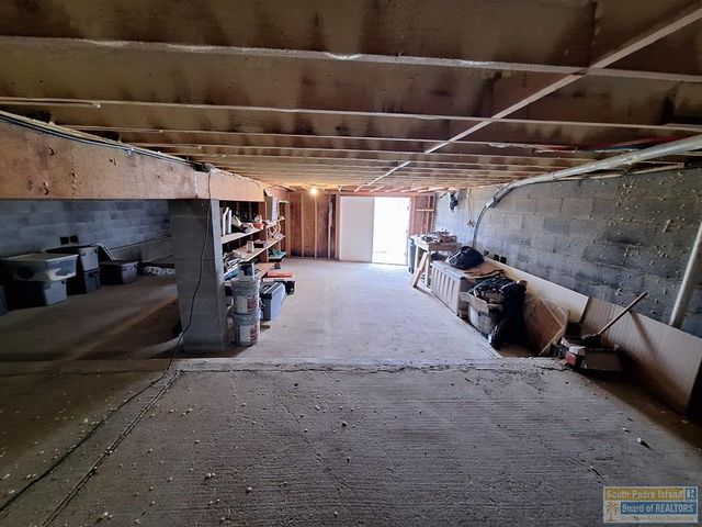 576 Sand Dollar Dr, Port Isabel, TX 78578