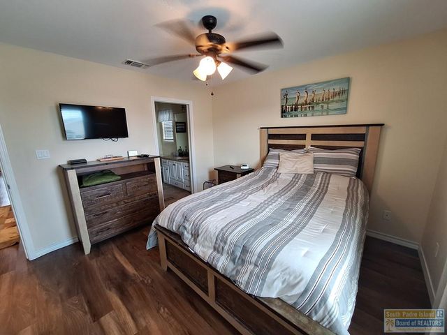 576 Sand Dollar Dr, Port Isabel, TX 78578