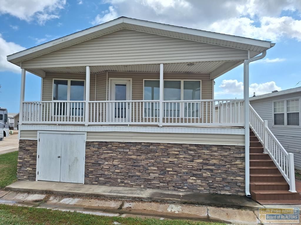 576 Sand Dollar Dr, Port Isabel, TX 78578