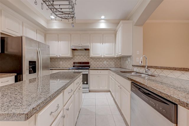 13607 Brookbluff, Houston, TX 77077