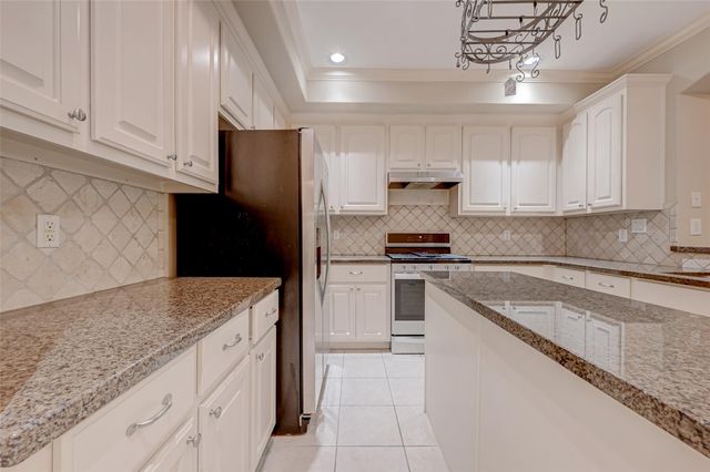 13607 Brookbluff, Houston, TX 77077