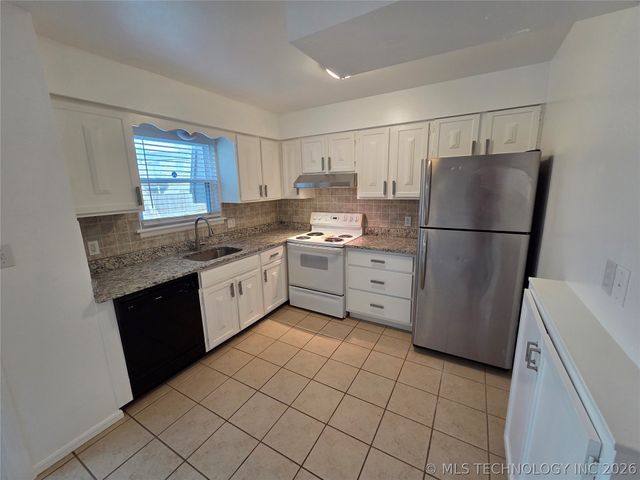 4654 E 68th Street 198, Tulsa, OK 74136