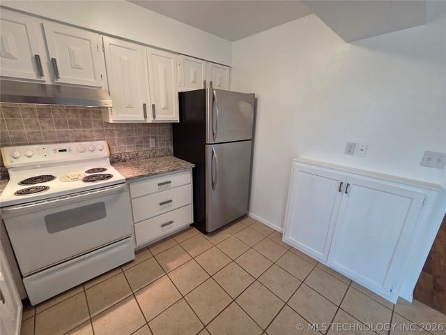 4654 E 68th Street 198, Tulsa, OK 74136