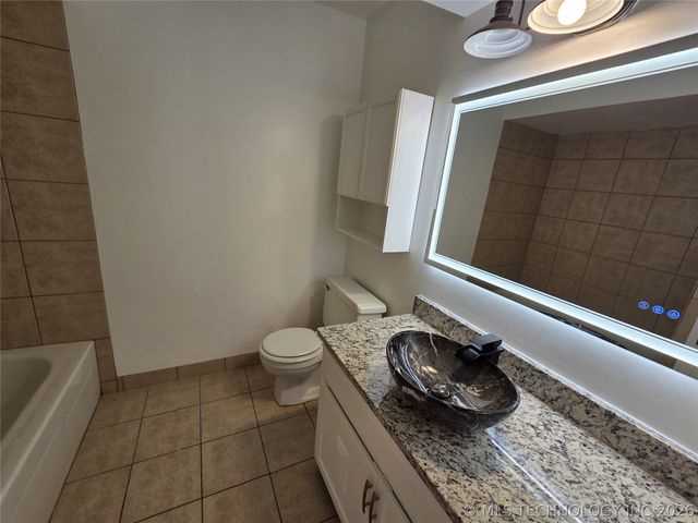 4654 E 68th Street 198, Tulsa, OK 74136