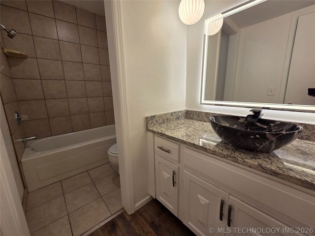 4654 E 68th Street 198, Tulsa, OK 74136