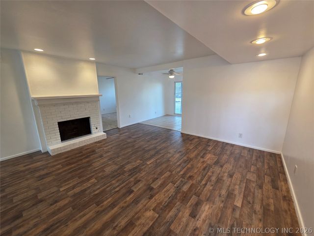 4654 E 68th Street 198, Tulsa, OK 74136