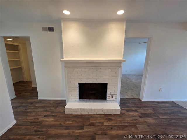 4654 E 68th Street 198, Tulsa, OK 74136