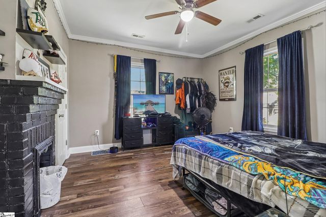 200 Jefferson Street, Clinton, SC 29325