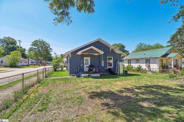 200 Jefferson Street, Clinton, SC 29325