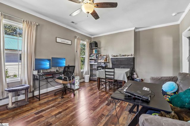 200 Jefferson Street, Clinton, SC 29325