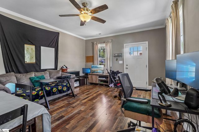 200 Jefferson Street, Clinton, SC 29325