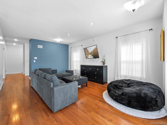 10 Silas Seaman Street, Monroe, NY 10950