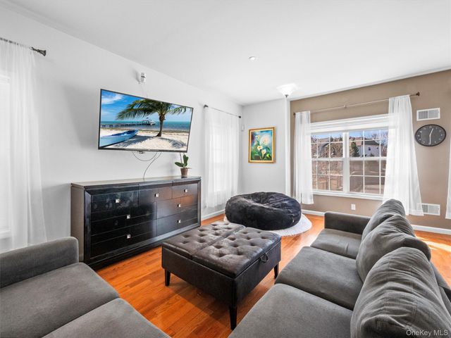 10 Silas Seaman Street, Monroe, NY 10950