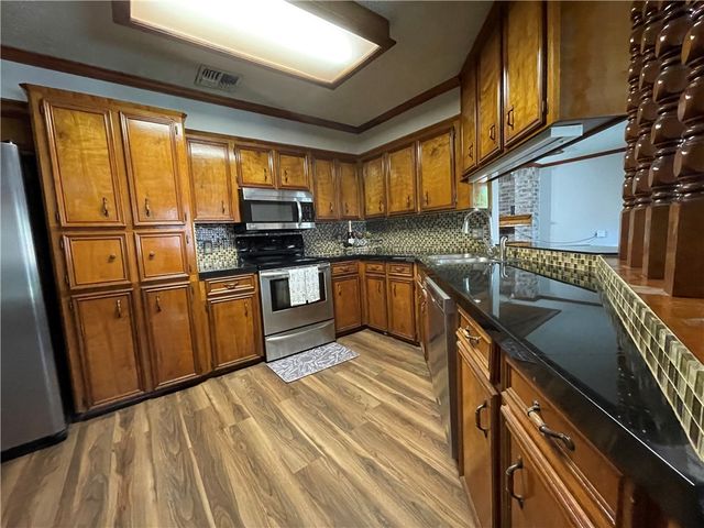 5237 Tartan Dr, Corpus Christi, TX 78413