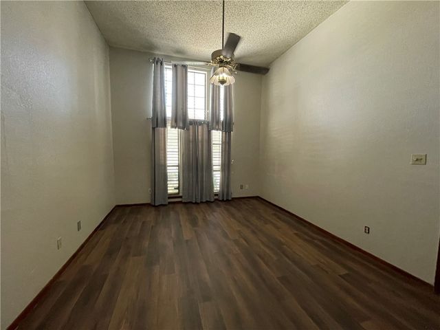 5237 Tartan Dr, Corpus Christi, TX 78413