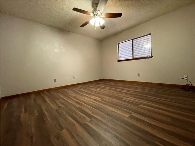 5237 Tartan Dr, Corpus Christi, TX 78413