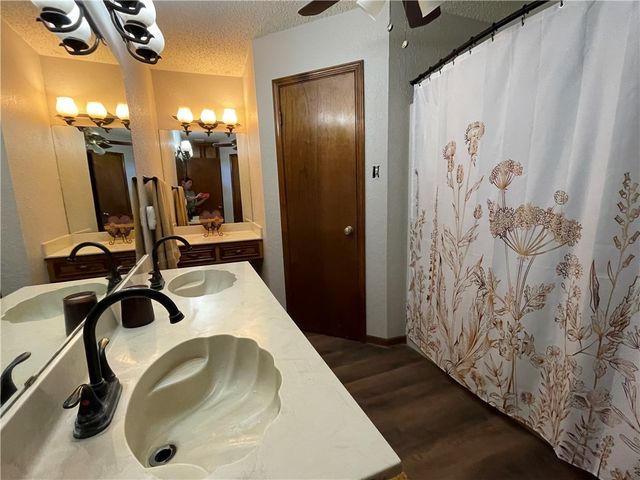 5237 Tartan Dr, Corpus Christi, TX 78413