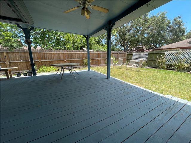 5237 Tartan Dr, Corpus Christi, TX 78413