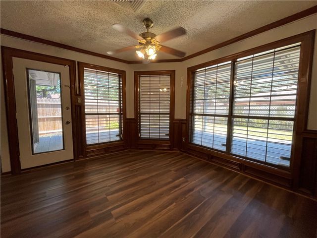 5237 Tartan Dr, Corpus Christi, TX 78413