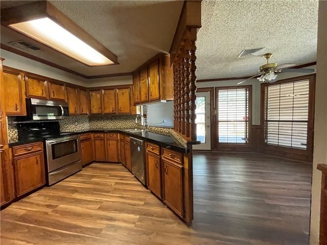 5237 Tartan Dr, Corpus Christi, TX 78413