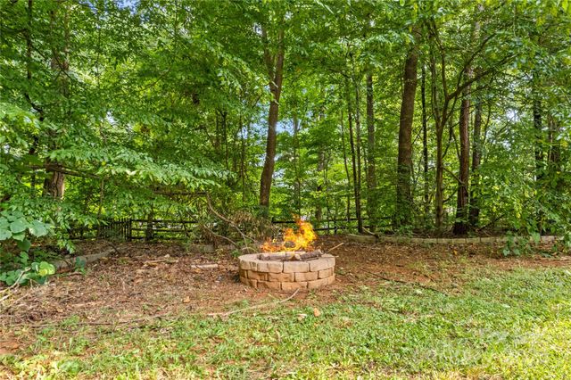 145 Summerbrook Lane, Mooresville, NC 28117