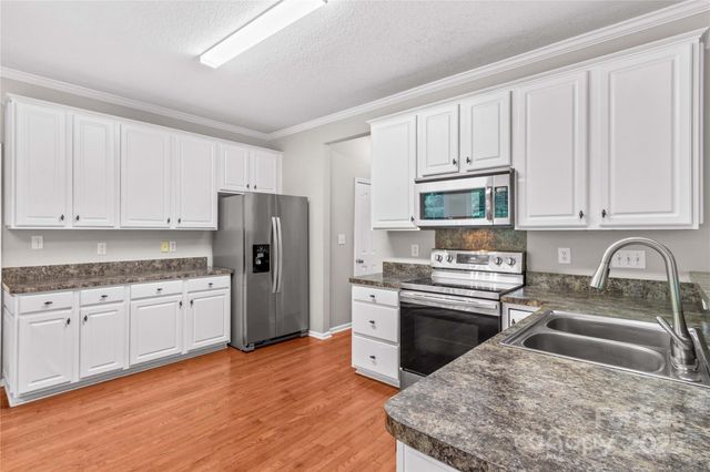 145 Summerbrook Lane, Mooresville, NC 28117
