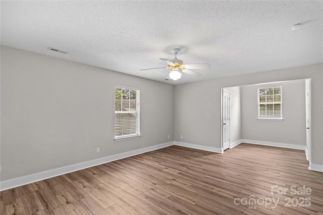 145 Summerbrook Lane, Mooresville, NC 28117
