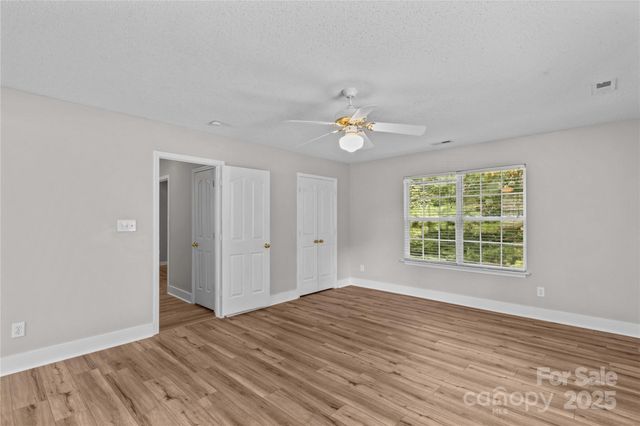 145 Summerbrook Lane, Mooresville, NC 28117