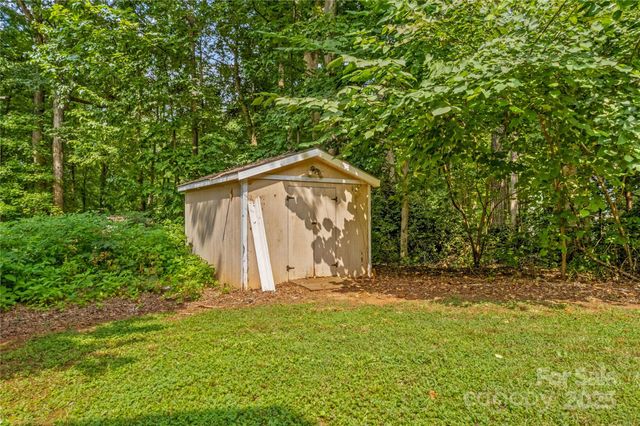 145 Summerbrook Lane, Mooresville, NC 28117