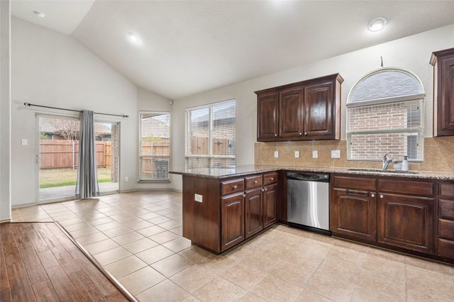 649 Cattlemans Way, Fort Worth, TX 76131