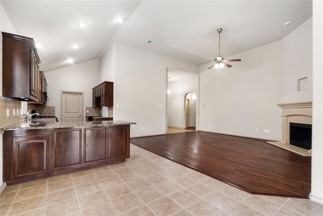 649 Cattlemans Way, Fort Worth, TX 76131