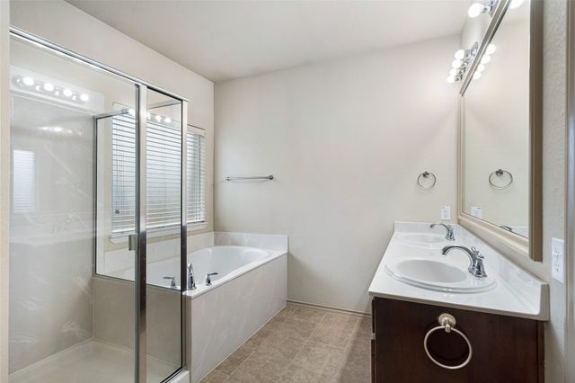 649 Cattlemans Way, Fort Worth, TX 76131